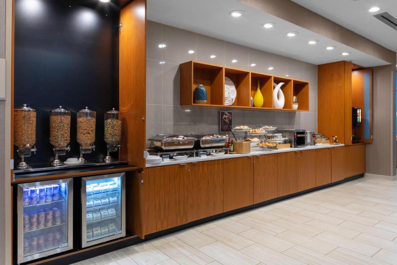 Springhill Suites Kansas City Airport Esterno foto