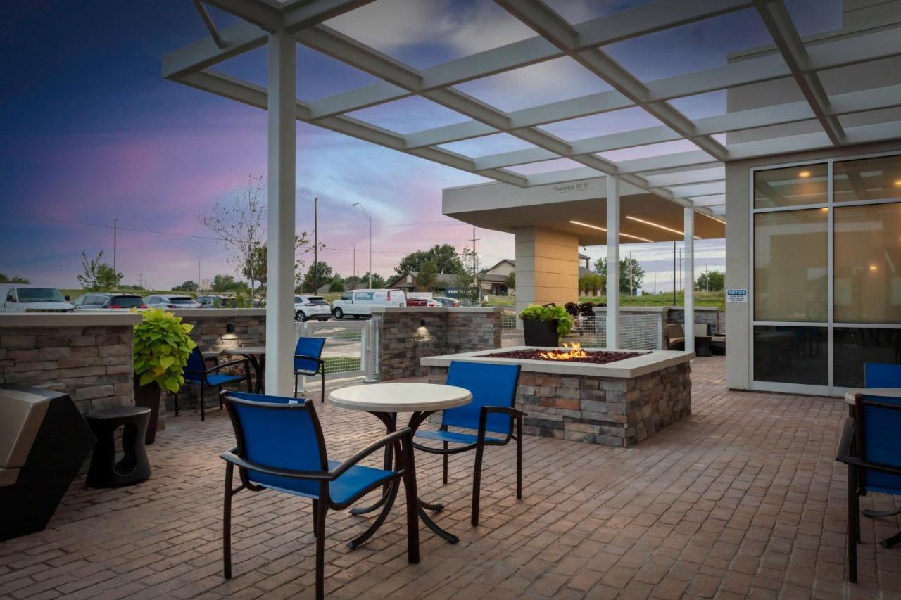 Springhill Suites Kansas City Airport Esterno foto