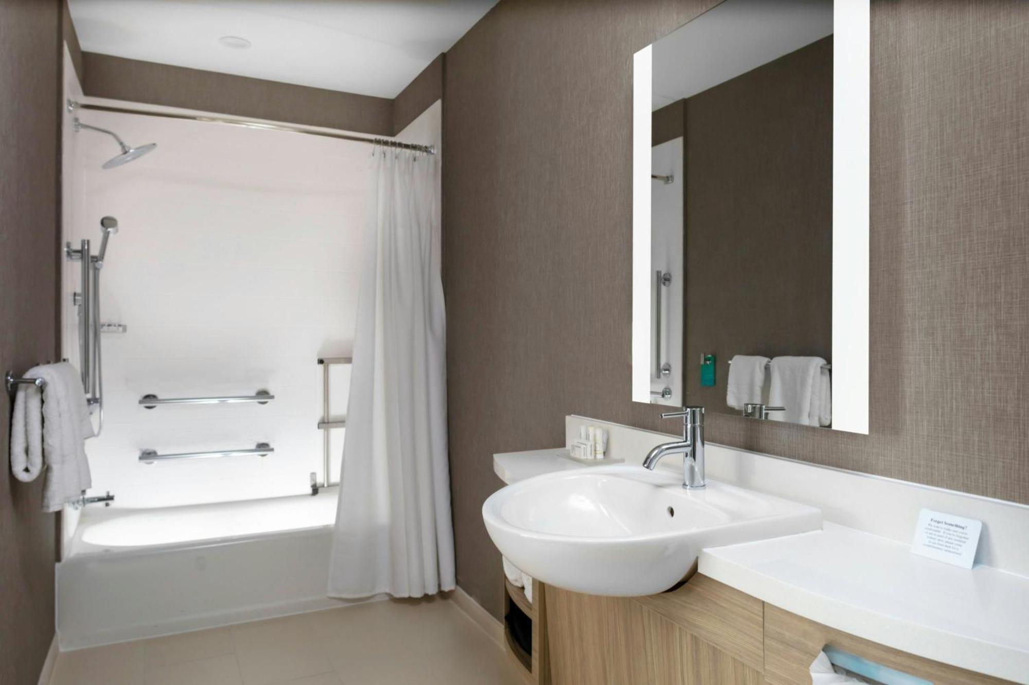 Springhill Suites Kansas City Airport Esterno foto